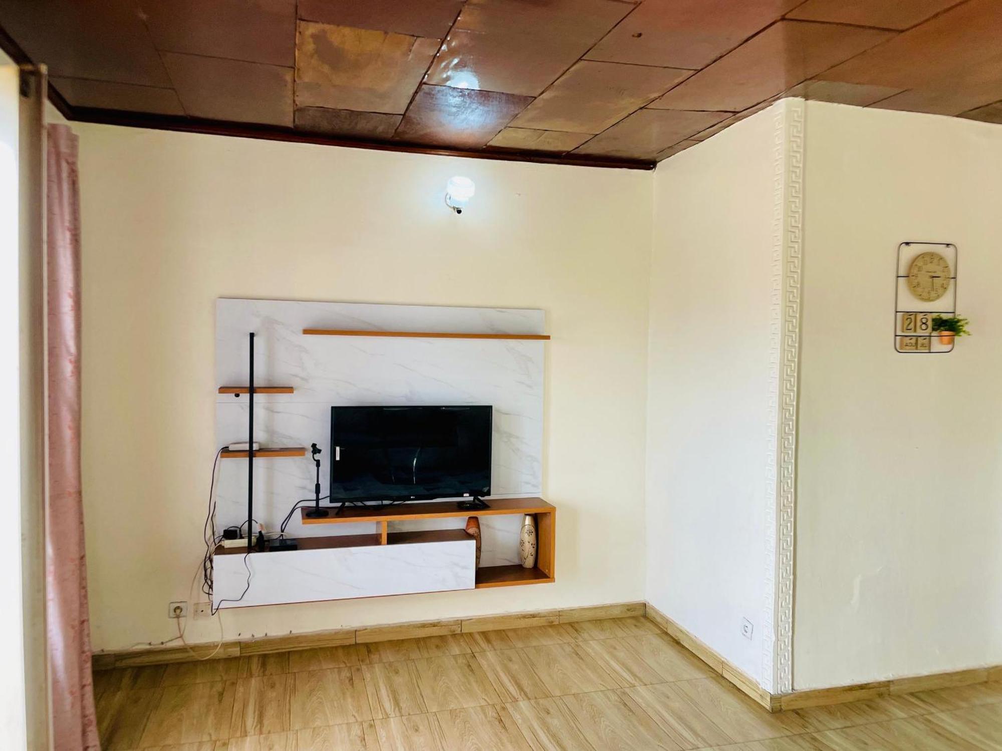 Appartement Avec Vue Panoramique Two Or Three Rooms Yaoundé Eksteriør bilde